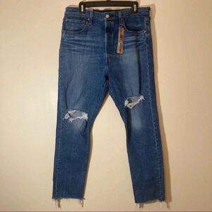 NWT Levi’s skinny distressed cropped raw hem  jeans 33x28